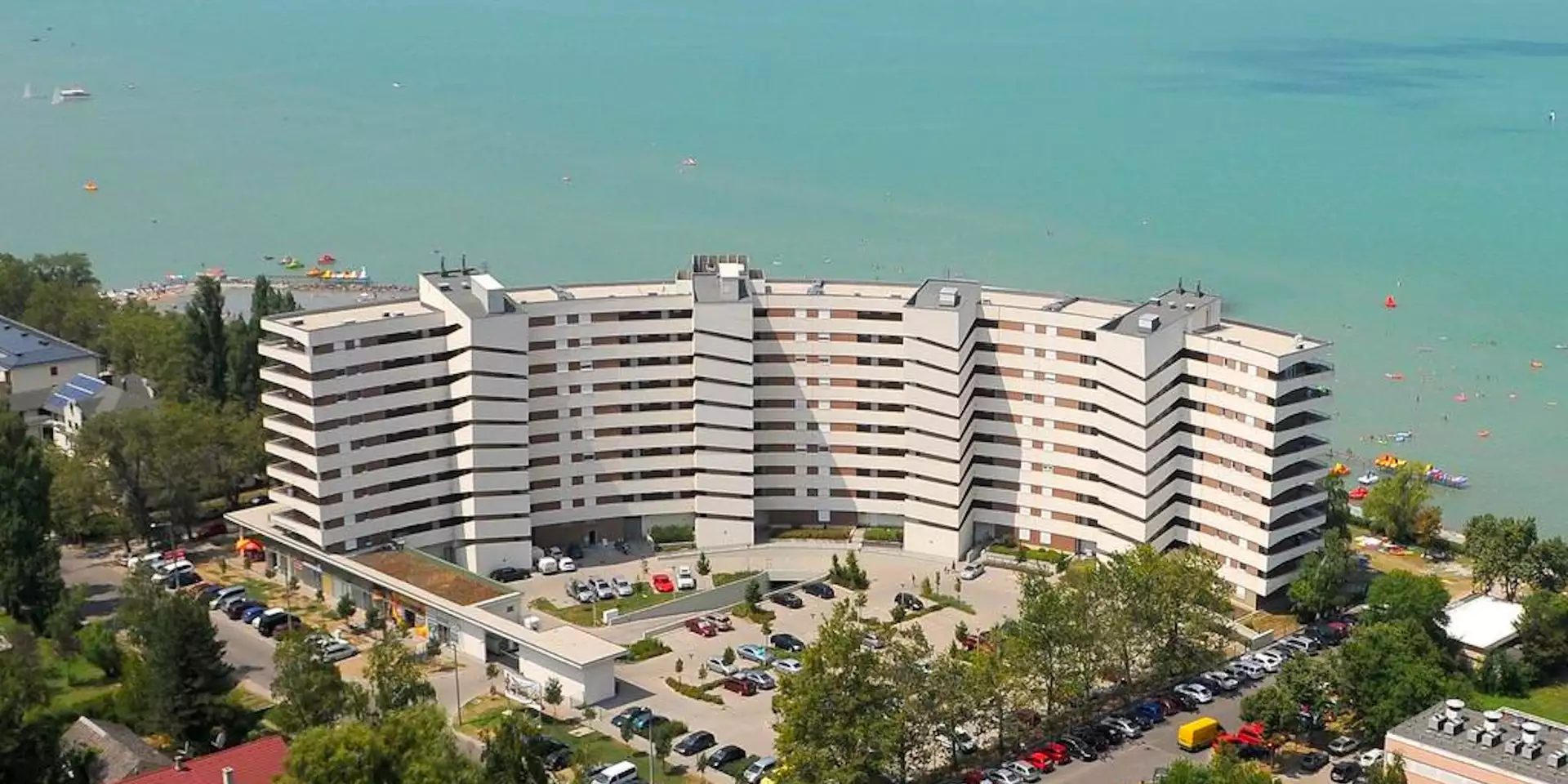 Club 218 apartmanház, Siófok