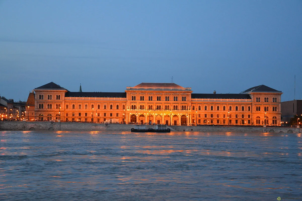 Fővámpalota (BCE), Budapest