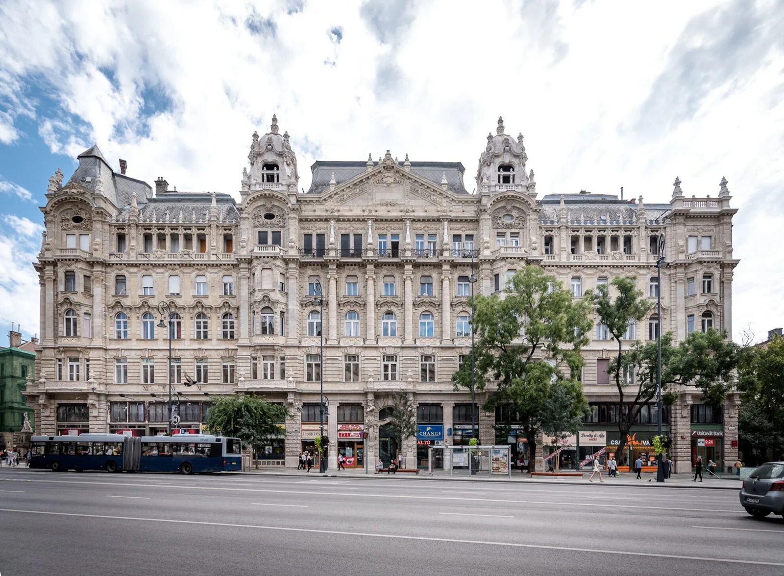 Királyi bérpalota, Budapest