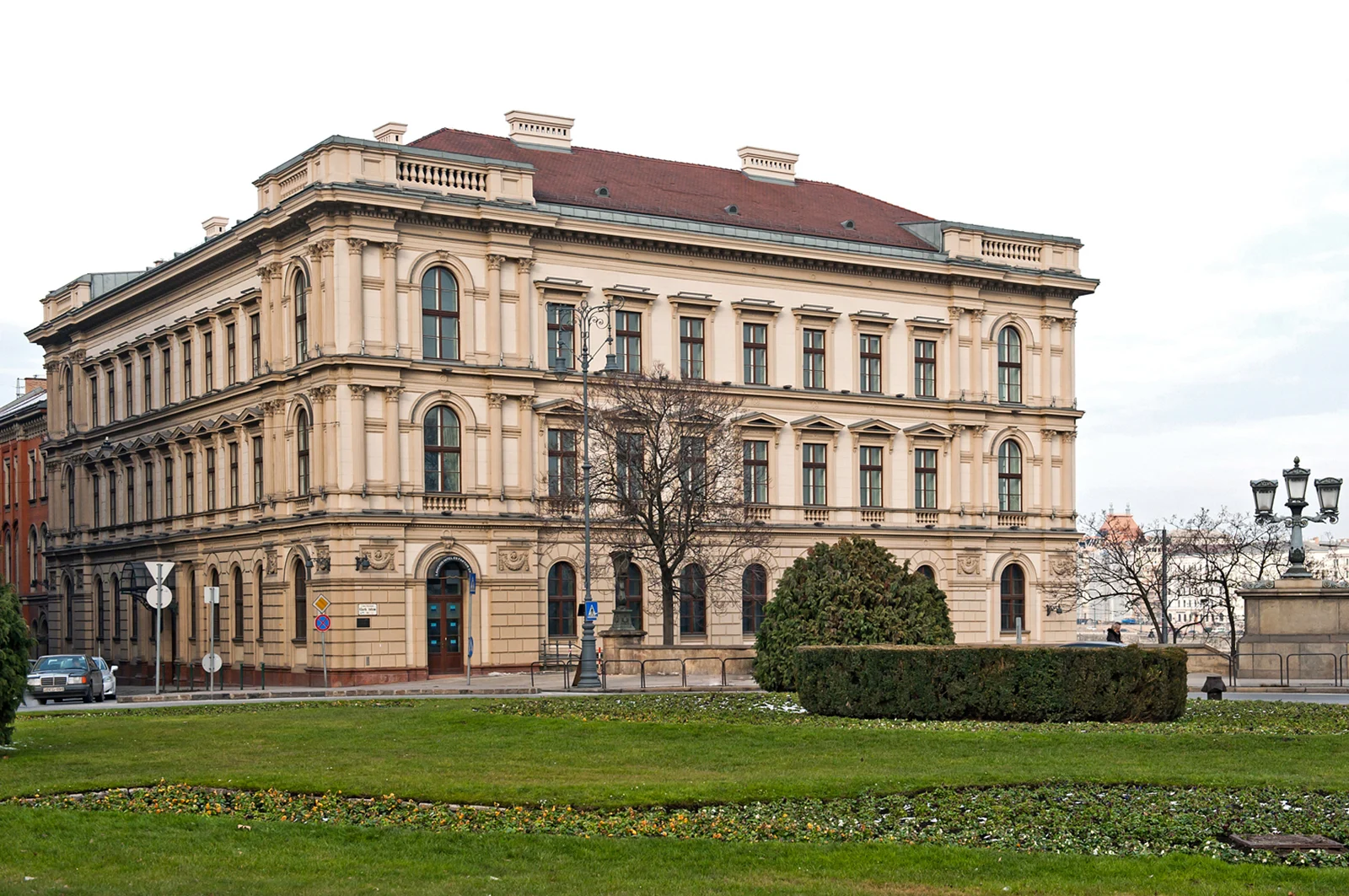 Lánchíd Palota, Budapest