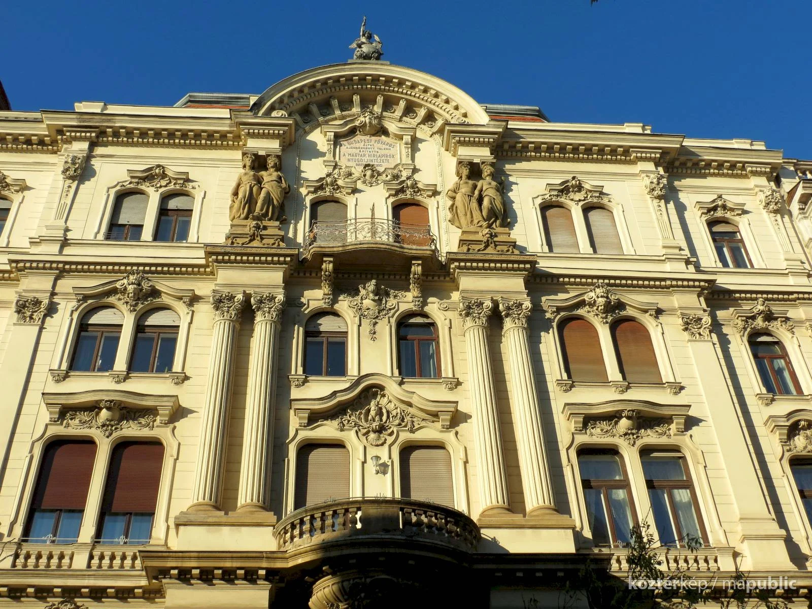 Magyar Hírlapírók Nyugdíjintézetének székháza, Budapest