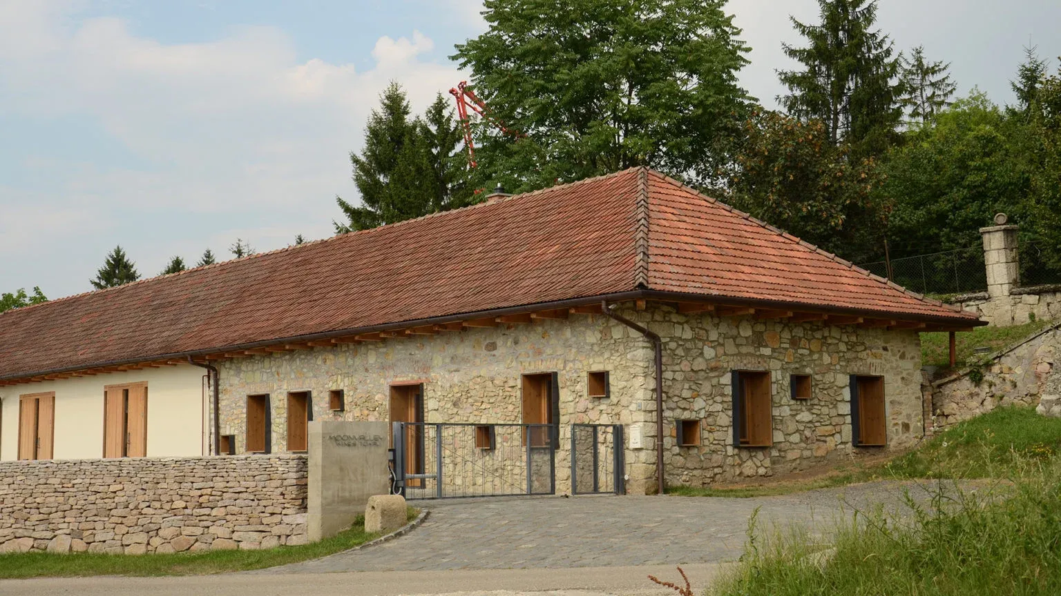 Moonvalley borászat, Mád