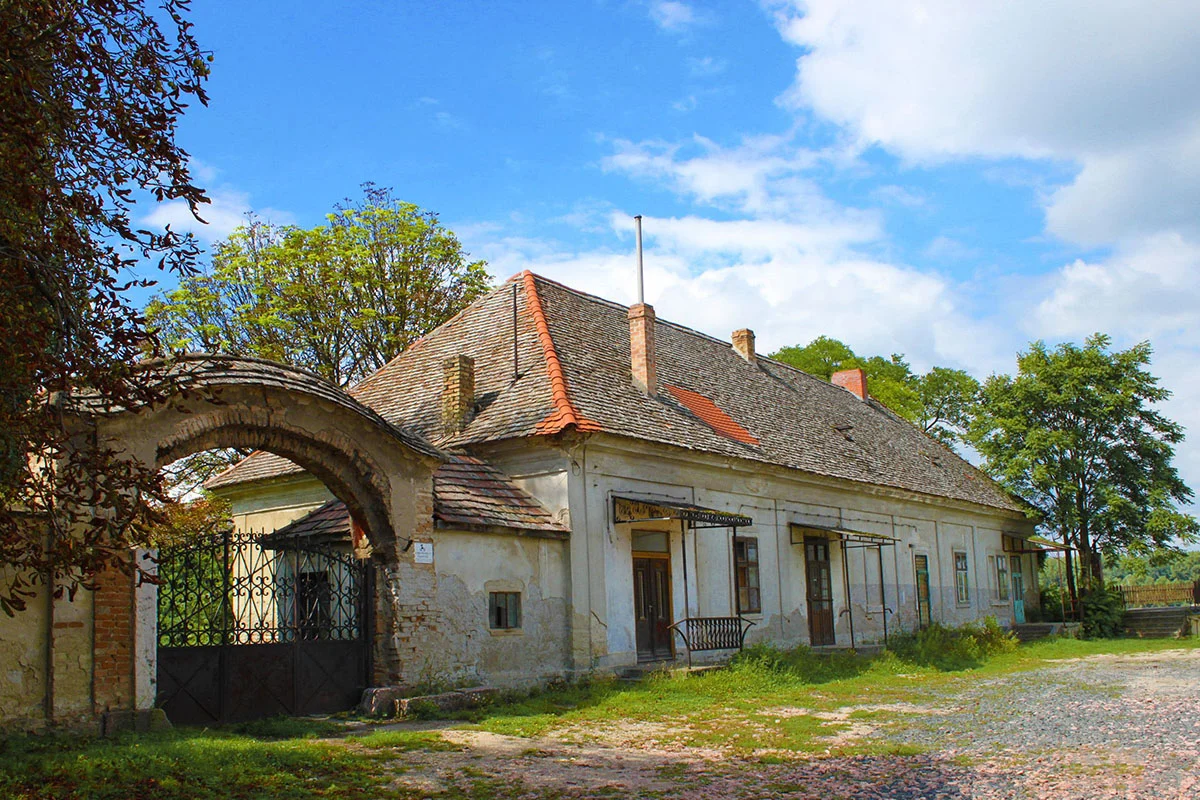 Postakocsi fogadó, Gönyű